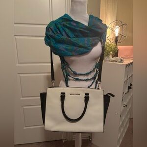 Michael Kors Selma Optic White/Black Satchel